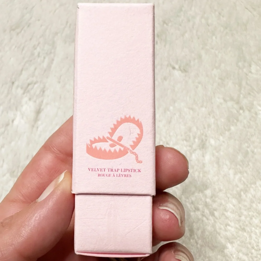 NIB Jeffree Star Velvet Trap Lipstick in Celebrity Skin OG Full Size 4g